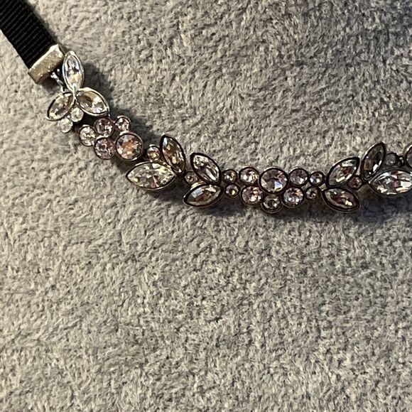 Beautiful Adjustable Black Elastic Band Swarovski Crystal Choker Necklace - Picture 3 of 6